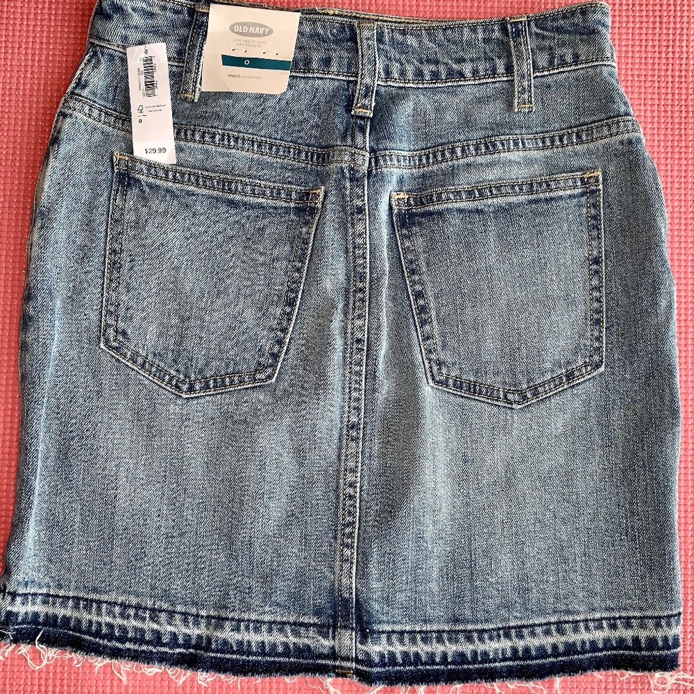 Old Navy Demin Mini Skirt  NWT